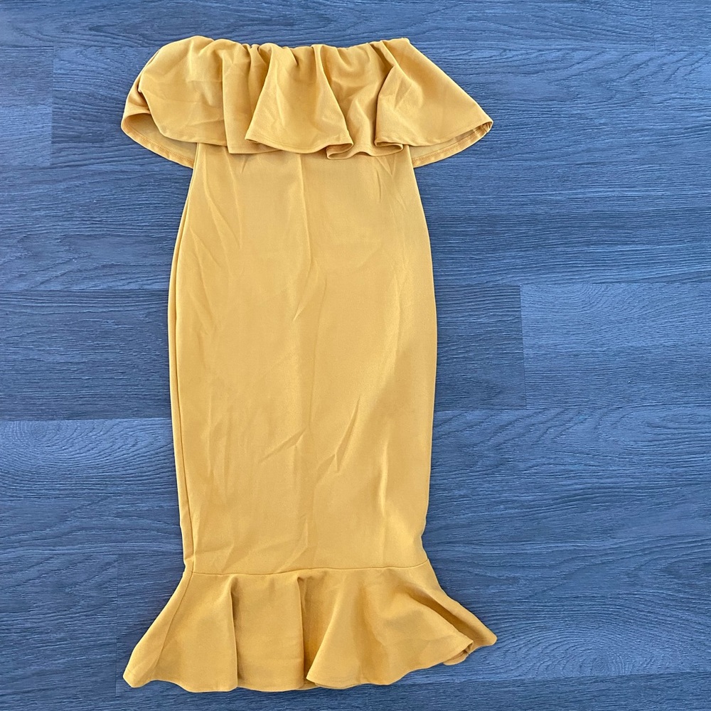 Fun Ruffle Fitted Dress - Picture 2 of 4